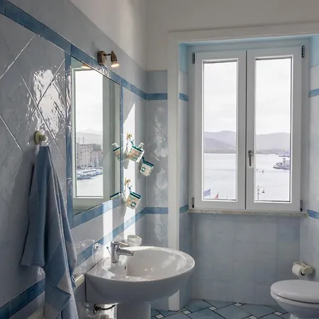 Perla Marina Comfort E Stile بيت للعطل بورتوفيرّايو